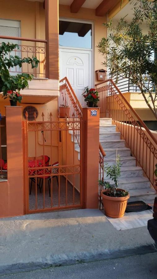 Elle Apartment By Alp Hospitality Services Nea Kallikrateia Exterior foto